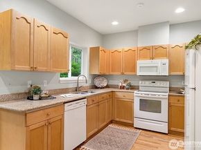 9403 176 Place NE 3, Redmond WA 98052