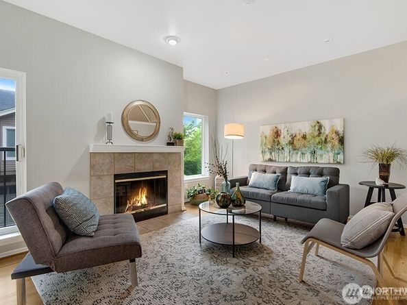 9403 176 Place NE 3, Redmond WA 98052