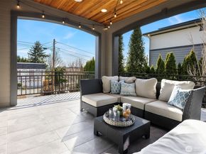 6518 SE 28th Street, Mercer Island WA 98040