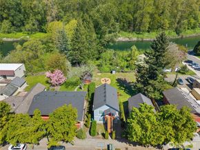 8084 Falls Avenue SE, Snoqualmie WA 98065