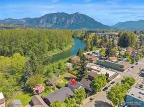8084 Falls Avenue SE, Snoqualmie WA 98065