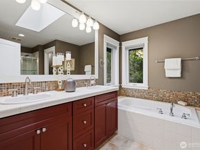 372 Wilderness Peak Drive NW, Issaquah WA 98027