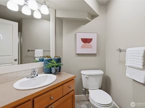 372 Wilderness Peak Drive NW, Issaquah WA 98027