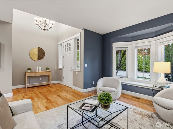 372 Wilderness Peak Drive NW, Issaquah WA 98027