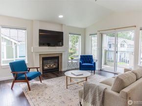 10620 221st Lane NE 203, Redmond WA 98053