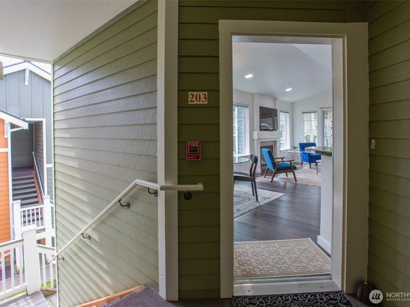10620 221st Lane NE 203, Redmond WA 98053