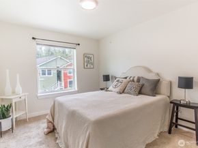10620 221st Lane NE 203, Redmond WA 98053