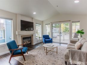 10620 221st Lane NE 203, Redmond WA 98053