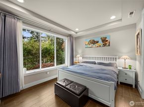 10351 SE 8th Street, Bellevue WA 98004