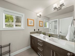 10351 SE 8th Street, Bellevue WA 98004