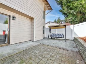1555 Union Avenue NE 22, Renton WA 98059