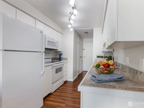 1555 Union Avenue NE 22, Renton WA 98059