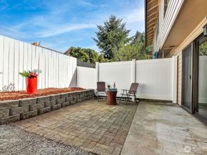 1555 Union Avenue NE 22, Renton WA 98059