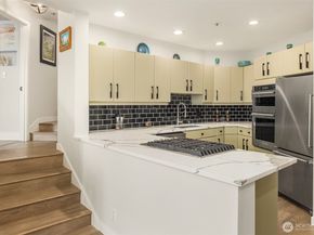 9039 NE Juanita Drive 304, Kirkland WA 98034