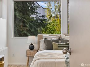 929 14th Avenue, Seattle WA 98122