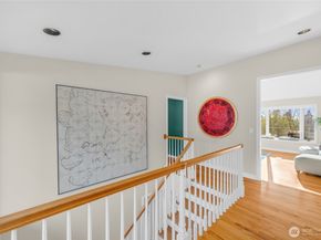 6749 82nd Avenue SE, Mercer Island WA 98040