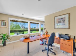 6749 82nd Avenue SE, Mercer Island WA 98040