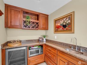 6749 82nd Avenue SE, Mercer Island WA 98040