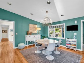 6749 82nd Avenue SE, Mercer Island WA 98040