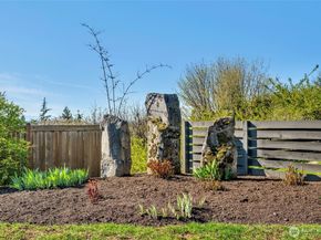 6749 82nd Avenue SE, Mercer Island WA 98040
