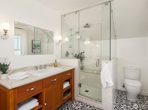 546 N 75th Street, Seattle WA 98103
