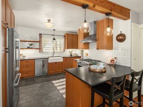 546 N 75th Street, Seattle WA 98103