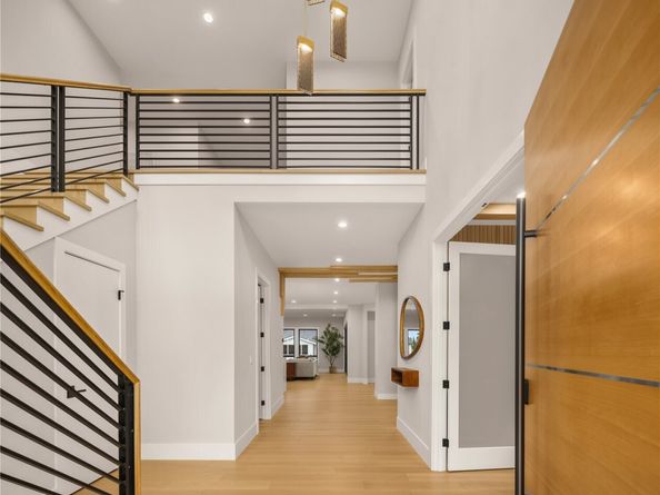 1630 104th Avenue SE, Bellevue WA 98004