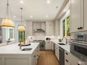 18650 NE 53rd Street, Redmond WA 98052