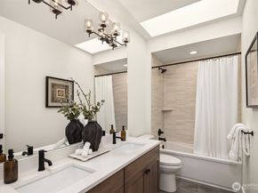18650 NE 53rd Street, Redmond WA 98052