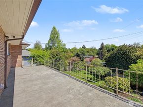 10720 11 Avenue NW, Seattle WA 98177