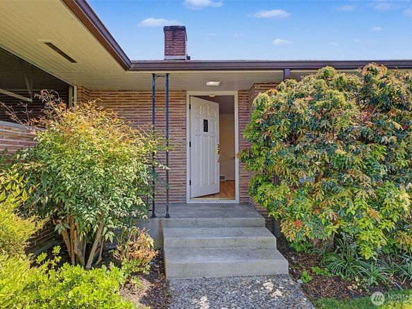 10720 11 Avenue NW, Seattle WA 98177