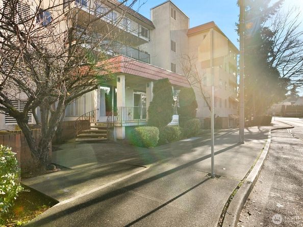 9030 Seward Park Avenue S 411, Seattle WA 98118