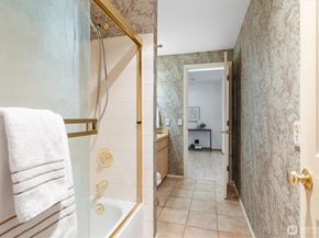 24309 SE 25th Street, Sammamish WA 98075