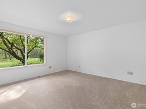 24309 SE 25th Street, Sammamish WA 98075
