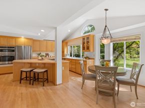 24309 SE 25th Street, Sammamish WA 98075