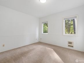 24309 SE 25th Street, Sammamish WA 98075