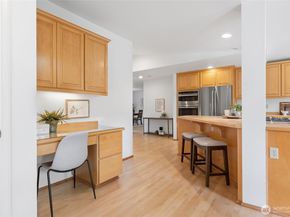 24309 SE 25th Street, Sammamish WA 98075