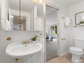 24309 SE 25th Street, Sammamish WA 98075