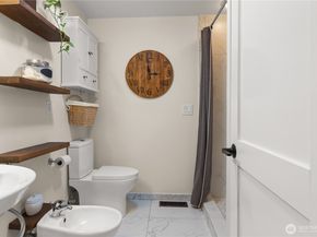 2012 168th Avenue, Bellevue WA 98008