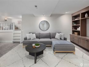 5265 16th Avenue NE, Seattle WA 98105