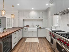 5265 16th Avenue NE, Seattle WA 98105