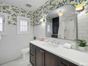 5265 16th Avenue NE, Seattle WA 98105