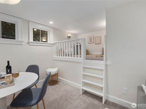 5265 16th Avenue NE, Seattle WA 98105
