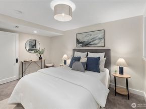 5265 16th Avenue NE, Seattle WA 98105