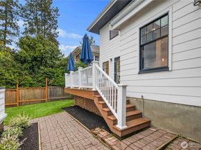 5265 16th Avenue NE, Seattle WA 98105