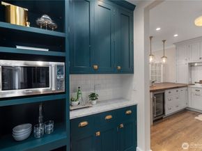 5265 16th Avenue NE, Seattle WA 98105