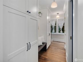 5265 16th Avenue NE, Seattle WA 98105