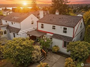 8218 Latona Avenue NE, Seattle WA 98115