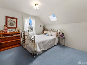8218 Latona Avenue NE, Seattle WA 98115