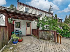 8218 Latona Avenue NE, Seattle WA 98115